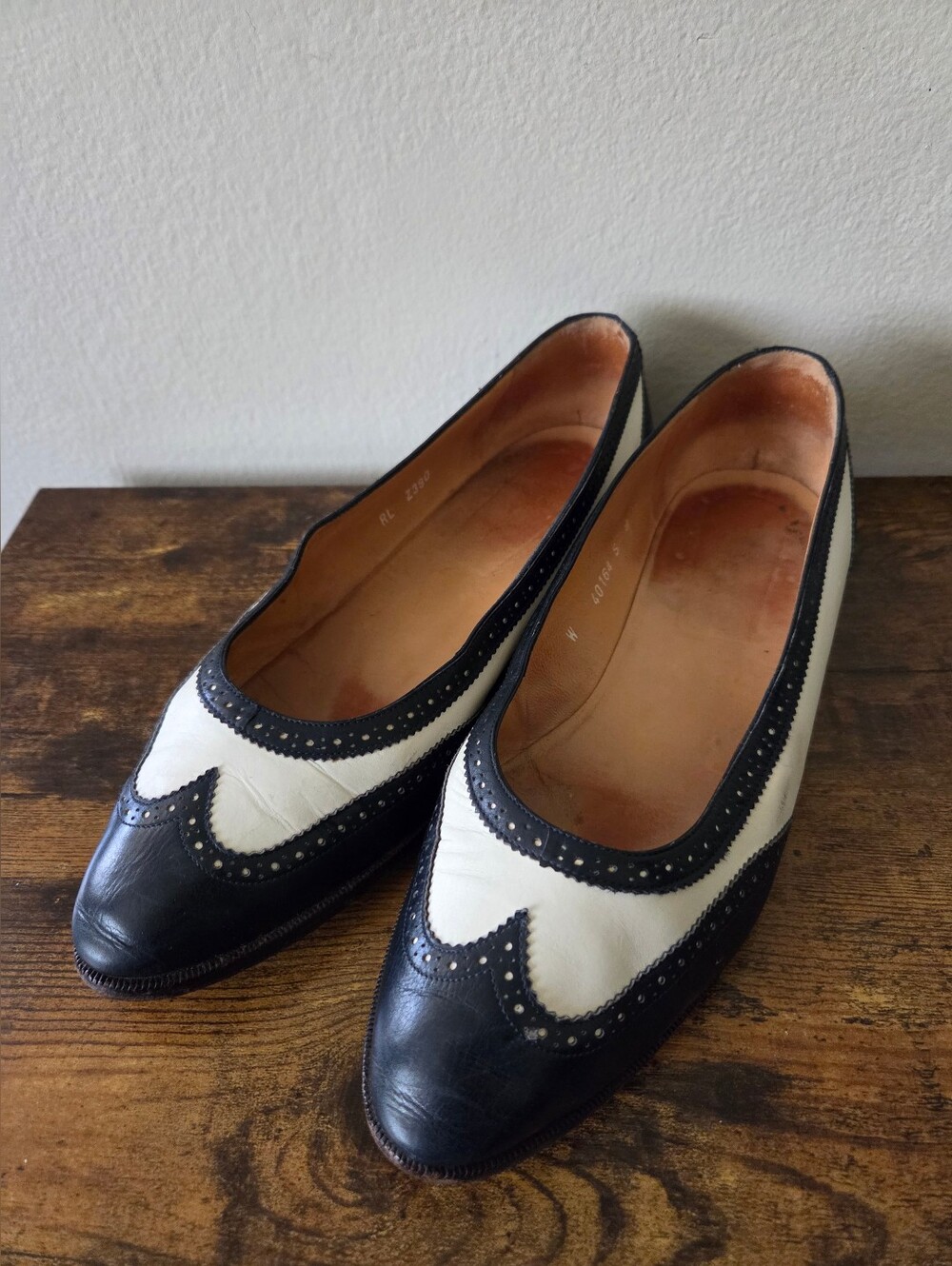 Ralph Lauren RL Spectator Wingtip Flats Black White Leather Women's 9 B Leather
